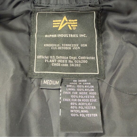 Alpha Industries Men's Size Medium N-3B Extreme Cold Weather Black Parka - Picture 2 of 13